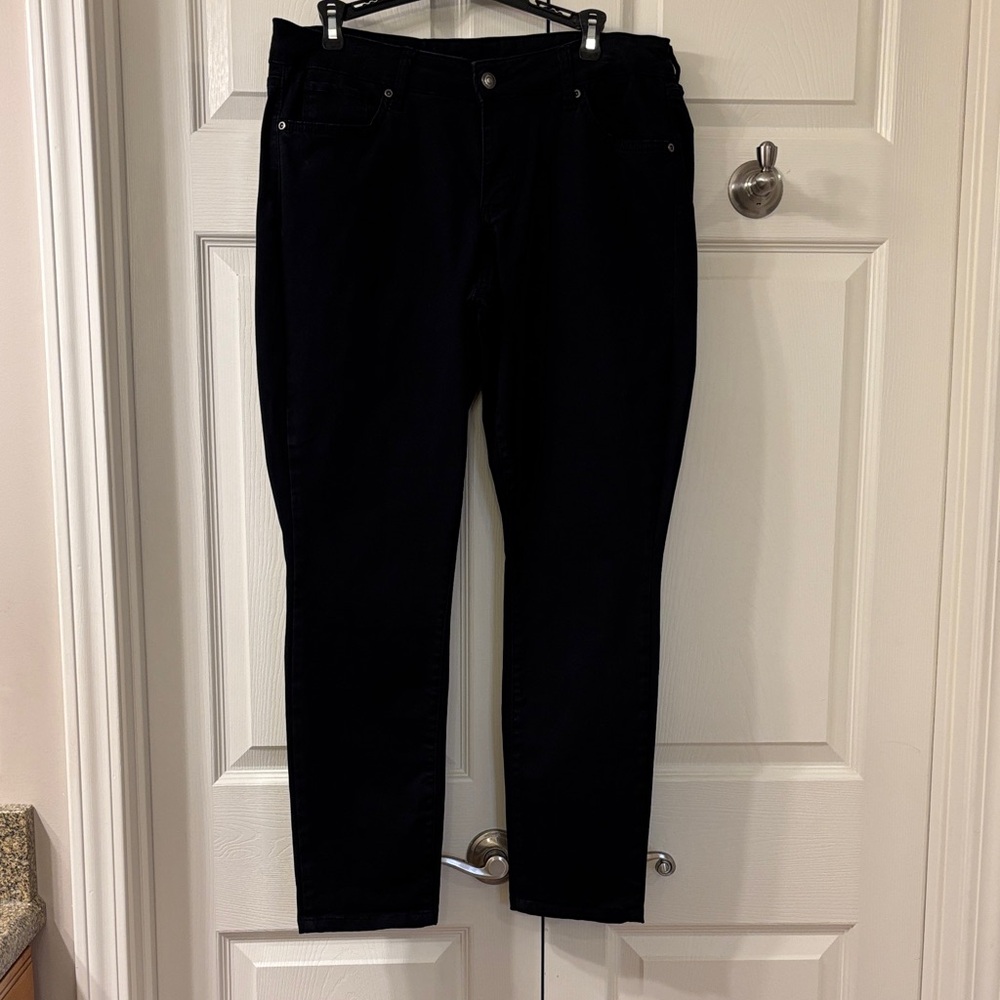 Classic Sonoma Black Skinny Straight-Leg Pants